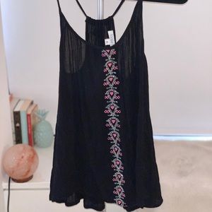 Stylish black flowy top!